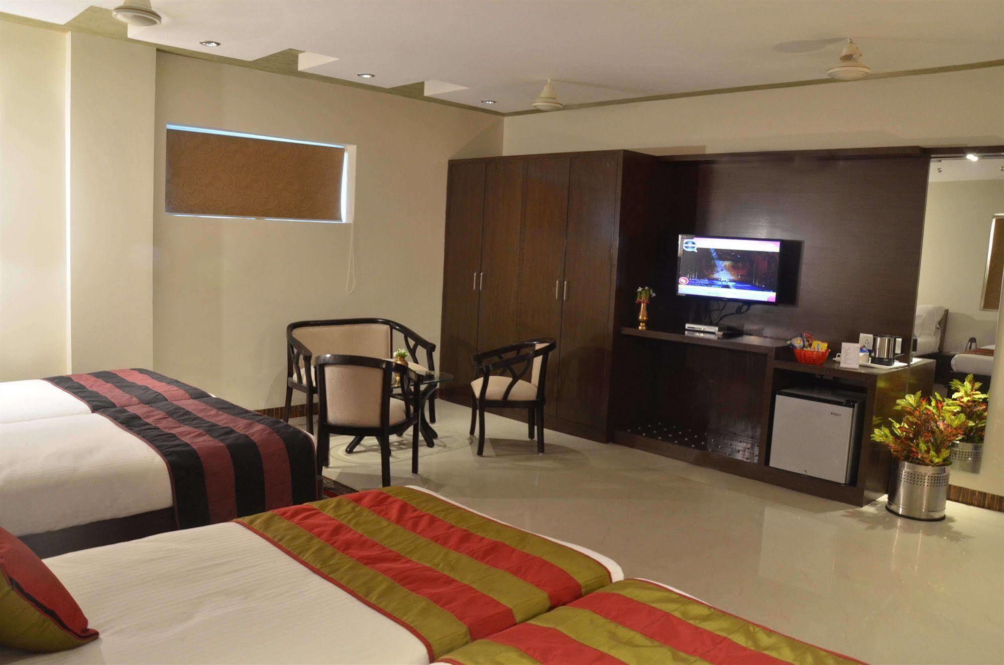 Hotel Karan Vilas Agra  Esterno foto